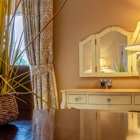 Hollins Hall Hotel, Golf & Country Club Bradford  Extérieur photo