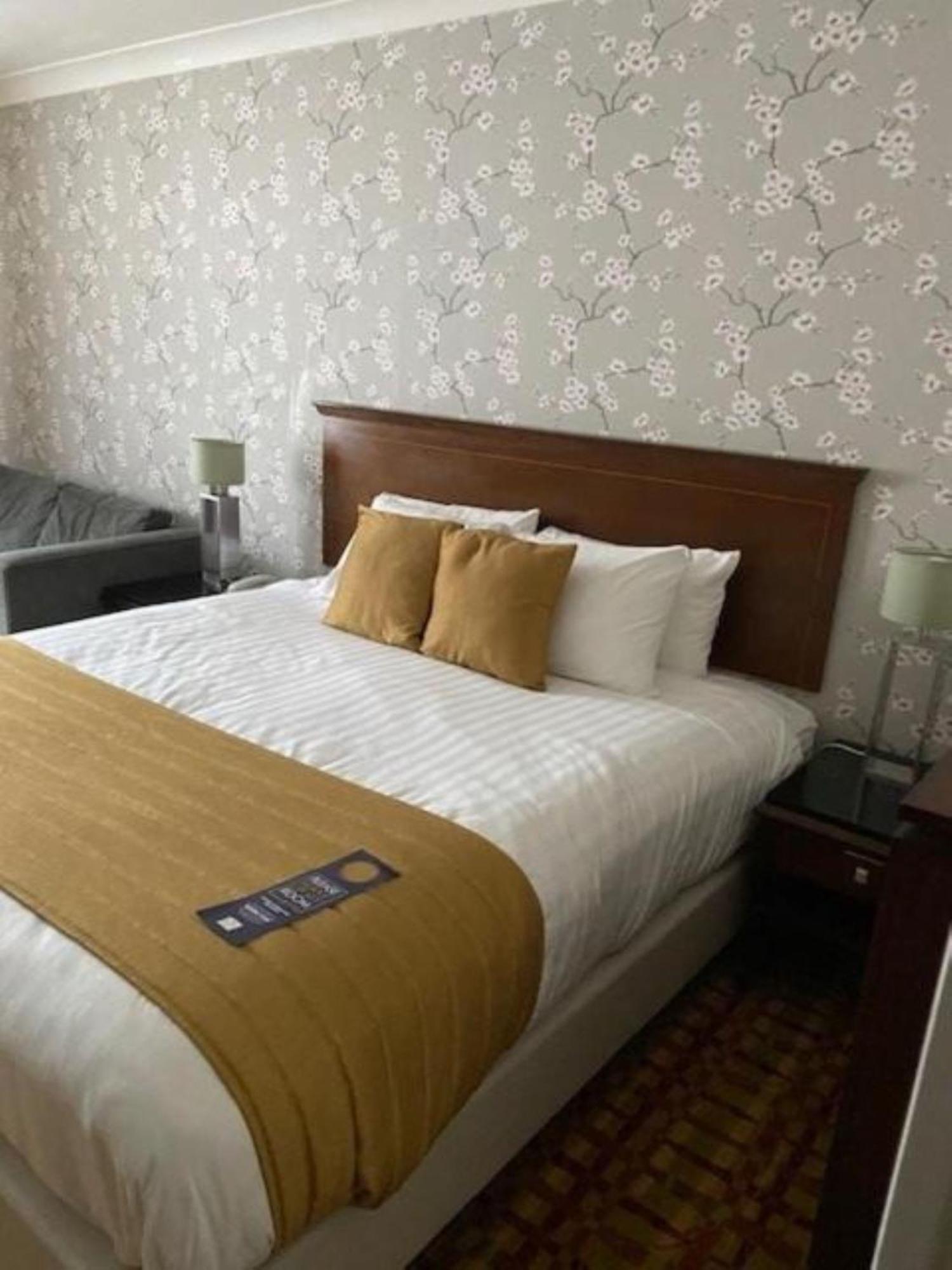 Hollins Hall Hotel, Golf & Country Club 4* Bradford (West Yorkshire)
