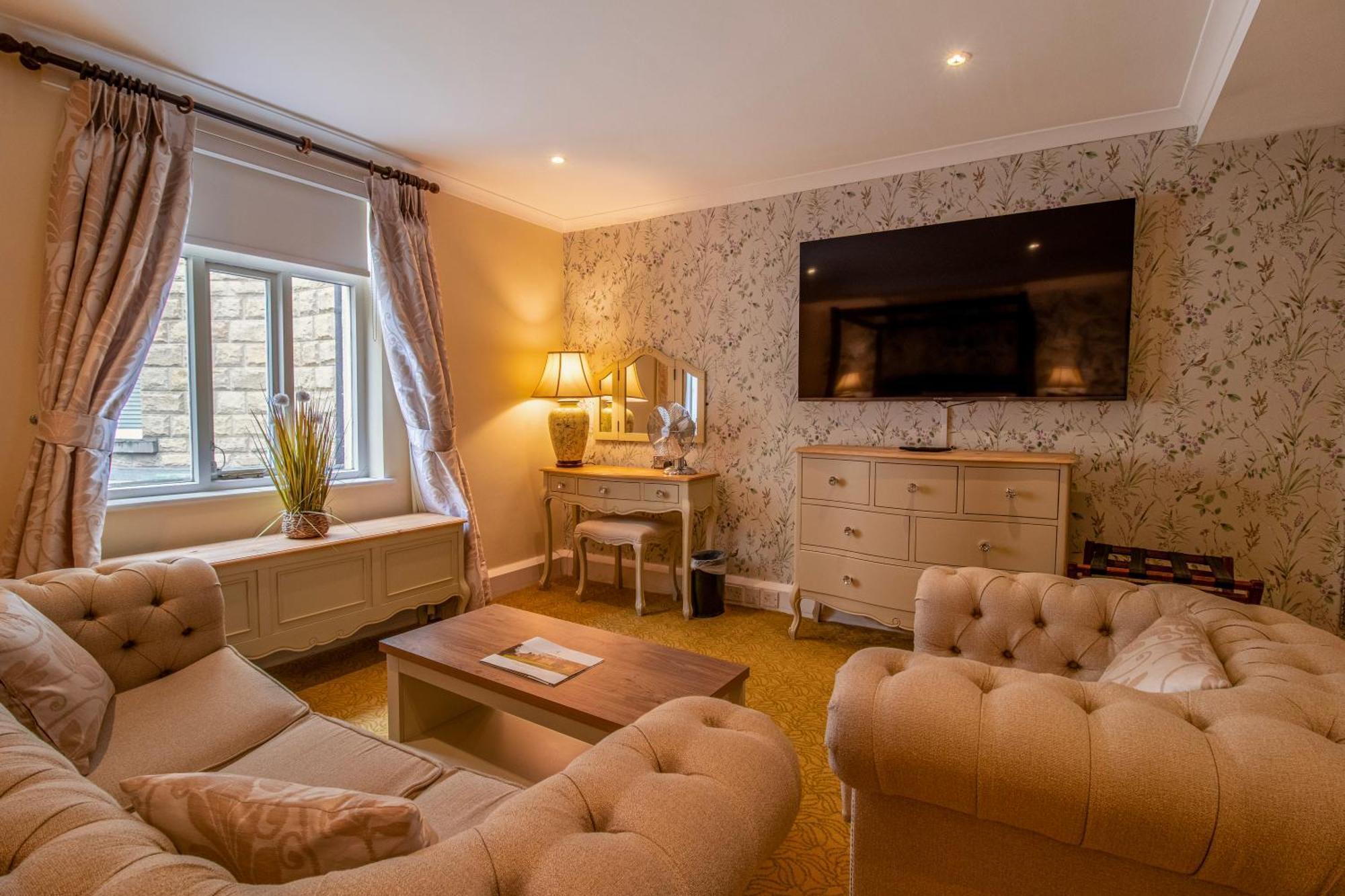 Hollins Hall Hotel, Golf & Country Club Hotel 4*