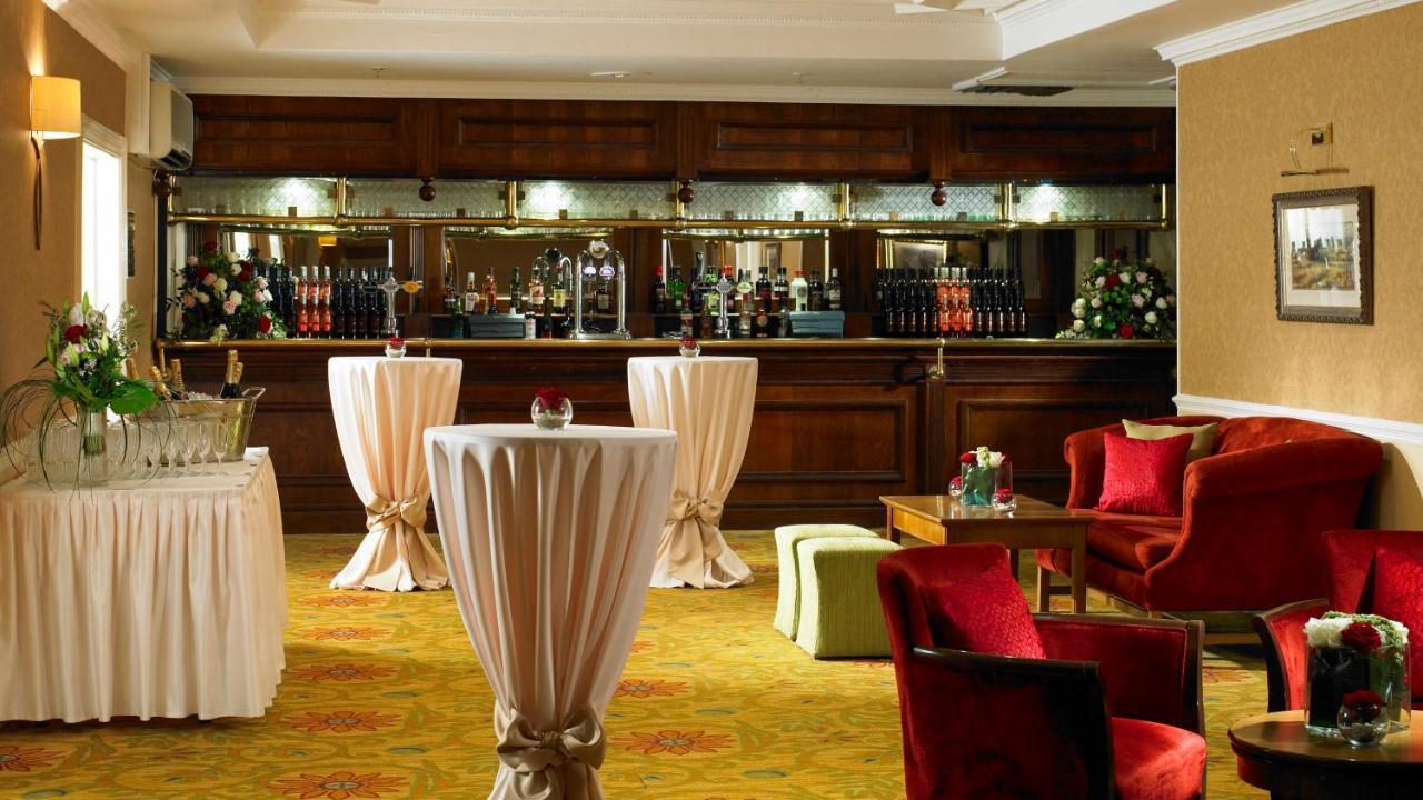 Hollins Hall Hotel, Golf & Country Club 4*
